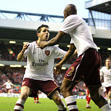 febregas and diaby celebrates