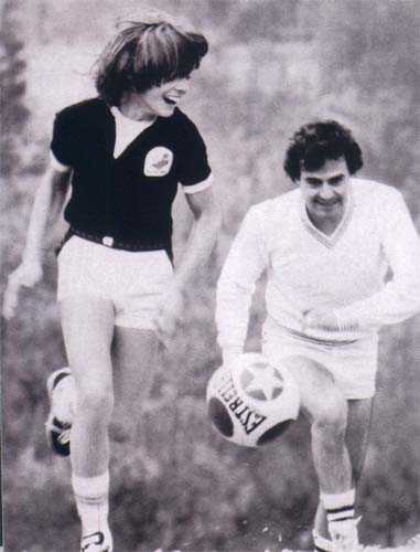 yanuncafutbol.jpg (21117 bytes)