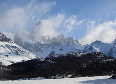 Fotografia del lago Capri tomada en invierno. La superficie esta congelada. Enviada por nuestra corresponsal especial en El Chalten. Pcia Sta. Cruz. Hacer clik para  ver imagen ampliada