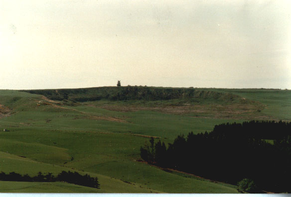 Rys. #2: Zdalny widok krateru Tapanui