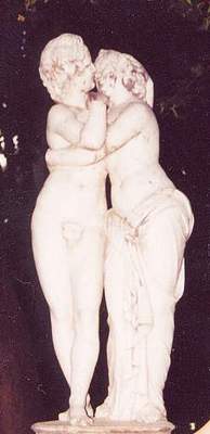 Lovers Statue in Palais-Royale