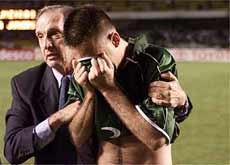 O jogador Palmeirense chorando: Mais uma final perdida!