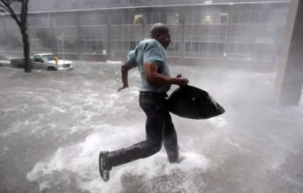 Huracanes tornados destrozos fotos imagenes fenomenos climaticos rayos truenos tormentas ojos investigaciones destrucciones argentina estados unidos mexico temporales www.wetherchannel.com pronosticos John Travolta,Nicholas Cage,Contracara,cirugias esteticas,rostro,lipoaspiraciones,medicina,cirujanos,operaciones,Maria Reich,Nazca,lineas,calendario astronomico,Peru,dibujos,astronomia,geometria,Bernd Teichert,mapas,Ana Mar&iacute;a Cogorno,ovnis,misterios,Cristobal Colon,Hernando,Diego,catedral Sevillana,Cartuja Pickman,Jos&eacute; Antonio Lorente,Granada,ADN;restos,Marcial Castro,antropologia,Republica Dominicana,www.egipto.com,Egipto,Keops,piramides,descubrimientos,Aton,Ankh,tumbas,sarcofacos,momias,embalsamamientos,Kefren,camaras secretas,Nefertiti,Amenofis,Nilo,inundaciones,Blade Runner,Ridley Scott, Richard Dawkins,Steven Pinker,Harrison Ford,Stephen Minger,Stanley Kubrick,Daryl Hanna,replicantes,androides,ciencia ficcion,Contactos,SHGb02+14a,proyecto SETI,Search for Extra Terrestial Intelligence,SETI@home,Robert Zemeckis,Jodie Foster,Dan Wertheimer,New Scientist,Arecibo,Puerto Rico,civilizaciones extraterrestres,Ma libert&eacute; de penser,Florent Pagny,Argentina,France,Patagonia,Argentine,Azucena Caama&ntilde;o,Savoir aimer,artistes,musique,musica,CD,cantores,ventas,compras,ranking,Paparazzi,Isabel Sartorius,Borbon,Ortiz Pati&ntilde;o,Vallejo Najera,Entrecanales,Mora Figueroa,Antonio Montero,Sainz Vicu&ntilde;a,Espa&ntilde;a,jet set,Mallorca,Ibiza,John Fitzgerald Kennedy,Lee Harvey Oswald,Vitaliy Fadeyev,Lawrence Berkeley,Carl Haber,Fidel Castro,Lyndon B. Johnson,Jackie,Onassis,Irma Roy,Carolina Papaleo,Osvaldo,diputada nacional,Congreso,Argentina,Raul Granillo Ocampo,politica,justicialismo,peronismo,cine,television,La Horqueta,San Isidro,que se vayan todos,diciembre 2001,2002,2003,2004,maria julia alsogaray,alvaros,,Roberto Mart&iacute;nez Medina,Maria Julia Alsogaray,Ra&uacute;l Granillo Ocampo,Jorge Rodr&iacute;guez,V&iacute;ctor Alderete,Claudia Bello,Angel Massa,Alfredo Yabran,Mario Pontaquarto,Nestor Carlos Kirchner,Cristina Elizabeth Fernandez,corrupcion,senado,general rodriguez,anibal,fernandez,alberto,fernando de la rua,ines pertine,eduardo duhalde,hilda chiche gonzalez,2000,2001,2002,2003,2004,Museos,www.louvre.fr,Leonardo Da Vinci,Gioconda,Mona Lisa,Italia,Francia,France,inventos,Italy,renacimiento,historia,cuadros,links,images,postcards,photos,fotos,imagenes,postales,pictures,historia,arqueologia,descubrimientos,culturales,agenda,infodiario,diario accion,buenos aires,argentina,Diario Accion de General Rodriguez, politica, actualidad, noticias e informacion, personalidades e instituciones, policiales, galerias de fotos; historia de General Rodriguez, sus origenes, edificios, estancias, habitos y costumbres, anecdotas, comercios e industrias, los fundadores, antiguas instituciones, fotos e imagenes; suplementos especiales: la crisis politica, economica y social de la Argentina, los acontecimientos de Diciembre de 2001, articulos y entrevistas; Emigracion: toda la informacion destinada a aquellos que desean emigrar, radicarse o estudiar en el exterior, visas, pasaportes, consejos, guias, informacion util, links; Trueque: novedades e informacion, links, estructura del trueque; el casamiento de Maxima Zorreguieta y el principe Guillermo Alejandro de Holanda; Guerra de Afganistan: galeria de imagenes e informacion sobre la primera guerra del siglo XXI; la guerra de Irak, Bagdad, Georges W. Bush, Saddam Husseim, el atentado a las torres Gemelas de Nueva York, las twin towers, el 11-s, y descripcion del hecho que conmovio al mundo; Empleo: consultoras, clasificados, agencias de empleo, consejos e informacion util, curriculum vitae, como confeccionarlos, noticias de actualidad; 
Los numeros de la crisis: Las consecuencias de la crisis politica, economica y social; estadisticas, pobreza, desnutricion, salud y asistencia; noticias regionales y provinciales, columnas y editoriales; informacion para negocios: pymes, links, empresas y negocios; Agenda Cultural con toda la informacion de cursos, universidades, talleres, escuelas y oportunidades, exposiciones de arte de la region; buscadores en Internet, Enlaces: links a los mejores sitios de educacion, cultura, arte, biografias, politica, interes general, web, Links del Diario Accion: RMS Titanic, su historia, su tragico viaje inaugural; historias, testimonios, documentos y articulos sobre el naufragio; links y sitios sobre el tema; la pelicula de Cameron, fotos e imagenes; suplementos especiales, Historia Argentina y de General Rodriguez, la llegada de la democracia en General Rodriguez, la asuncion de Juan Lumbreras como intendente en 1983, galeria de imagenes, sus palabras y los actos, su gabinete, festejos de la comunidad. Fundacion del pueblo de General Rodriguez, sus instituciones y personalidades relevantes, arquitectura y edificios, comercios e industrias, sus comienzos, estancias, inmigraciones italianas, espa&ntilde;olas, vascas e irlandesas, anecdotas y efemerides, sus hombres ilustres, el Hospital Vicente Lopez y Planes, su fundacion por las Damas de Beneficencia, el hundimiento del crucero General Belgrano, testimonios de ex combatientes y tripulantes, su comandante Hector Elias Bonzo, fotos e imagenes, recuerdos y homenajes, historia de la familia Bonzo de General Rodriguez, entrevistas y articulos periodisticos. La guerra de Malvinas en el Atlantico Sur, el conflicto belico con Gran Breta&ntilde;a de 1982, politicos relevantes, Benjamin Paez y Trueba, fotos antiguas de familias fundadoras, galerias de imagenes de pobladores, recorrida virtual por el antiguo General Rodriguez, el paso de la Infanta en 1910, historia de La Serenisima, la familia Mastellone, La Choza, Bernardo de Irigoyen, peronismo y radicalismo y muchisimo mas