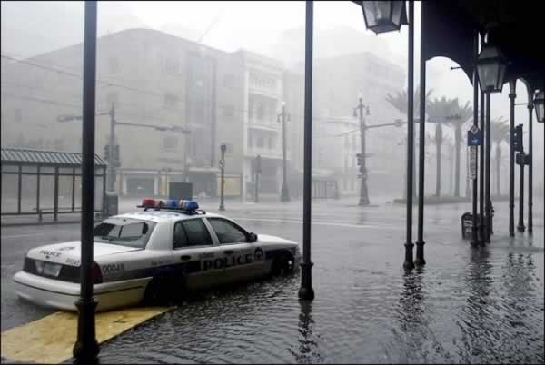 Huracanes tornados destrozos fotos imagenes fenomenos climaticos rayos truenos tormentas ojos investigaciones destrucciones argentina estados unidos mexico temporales www.wetherchannel.com pronosticos John Travolta,Nicholas Cage,Contracara,cirugias esteticas,rostro,lipoaspiraciones,medicina,cirujanos,operaciones,Maria Reich,Nazca,lineas,calendario astronomico,Peru,dibujos,astronomia,geometria,Bernd Teichert,mapas,Ana Mar&iacute;a Cogorno,ovnis,misterios,Cristobal Colon,Hernando,Diego,catedral Sevillana,Cartuja Pickman,Jos&eacute; Antonio Lorente,Granada,ADN;restos,Marcial Castro,antropologia,Republica Dominicana,www.egipto.com,Egipto,Keops,piramides,descubrimientos,Aton,Ankh,tumbas,sarcofacos,momias,embalsamamientos,Kefren,camaras secretas,Nefertiti,Amenofis,Nilo,inundaciones,Blade Runner,Ridley Scott, Richard Dawkins,Steven Pinker,Harrison Ford,Stephen Minger,Stanley Kubrick,Daryl Hanna,replicantes,androides,ciencia ficcion,Contactos,SHGb02+14a,proyecto SETI,Search for Extra Terrestial Intelligence,SETI@home,Robert Zemeckis,Jodie Foster,Dan Wertheimer,New Scientist,Arecibo,Puerto Rico,civilizaciones extraterrestres,Ma libert&eacute; de penser,Florent Pagny,Argentina,France,Patagonia,Argentine,Azucena Caama&ntilde;o,Savoir aimer,artistes,musique,musica,CD,cantores,ventas,compras,ranking,Paparazzi,Isabel Sartorius,Borbon,Ortiz Pati&ntilde;o,Vallejo Najera,Entrecanales,Mora Figueroa,Antonio Montero,Sainz Vicu&ntilde;a,Espa&ntilde;a,jet set,Mallorca,Ibiza,John Fitzgerald Kennedy,Lee Harvey Oswald,Vitaliy Fadeyev,Lawrence Berkeley,Carl Haber,Fidel Castro,Lyndon B. Johnson,Jackie,Onassis,Irma Roy,Carolina Papaleo,Osvaldo,diputada nacional,Congreso,Argentina,Raul Granillo Ocampo,politica,justicialismo,peronismo,cine,television,La Horqueta,San Isidro,que se vayan todos,diciembre 2001,2002,2003,2004,maria julia alsogaray,alvaros,,Roberto Mart&iacute;nez Medina,Maria Julia Alsogaray,Ra&uacute;l Granillo Ocampo,Jorge Rodr&iacute;guez,V&iacute;ctor Alderete,Claudia Bello,Angel Massa,Alfredo Yabran,Mario Pontaquarto,Nestor Carlos Kirchner,Cristina Elizabeth Fernandez,corrupcion,senado,general rodriguez,anibal,fernandez,alberto,fernando de la rua,ines pertine,eduardo duhalde,hilda chiche gonzalez,2000,2001,2002,2003,2004,Museos,www.louvre.fr,Leonardo Da Vinci,Gioconda,Mona Lisa,Italia,Francia,France,inventos,Italy,renacimiento,historia,cuadros,links,images,postcards,photos,fotos,imagenes,postales,pictures,historia,arqueologia,descubrimientos,culturales,agenda,infodiario,diario accion,buenos aires,argentina,Diario Accion de General Rodriguez, politica, actualidad, noticias e informacion, personalidades e instituciones, policiales, galerias de fotos; historia de General Rodriguez, sus origenes, edificios, estancias, habitos y costumbres, anecdotas, comercios e industrias, los fundadores, antiguas instituciones, fotos e imagenes; suplementos especiales: la crisis politica, economica y social de la Argentina, los acontecimientos de Diciembre de 2001, articulos y entrevistas; Emigracion: toda la informacion destinada a aquellos que desean emigrar, radicarse o estudiar en el exterior, visas, pasaportes, consejos, guias, informacion util, links; Trueque: novedades e informacion, links, estructura del trueque; el casamiento de Maxima Zorreguieta y el principe Guillermo Alejandro de Holanda; Guerra de Afganistan: galeria de imagenes e informacion sobre la primera guerra del siglo XXI; la guerra de Irak, Bagdad, Georges W. Bush, Saddam Husseim, el atentado a las torres Gemelas de Nueva York, las twin towers, el 11-s, y descripcion del hecho que conmovio al mundo; Empleo: consultoras, clasificados, agencias de empleo, consejos e informacion util, curriculum vitae, como confeccionarlos, noticias de actualidad; 
Los numeros de la crisis: Las consecuencias de la crisis politica, economica y social; estadisticas, pobreza, desnutricion, salud y asistencia; noticias regionales y provinciales, columnas y editoriales; informacion para negocios: pymes, links, empresas y negocios; Agenda Cultural con toda la informacion de cursos, universidades, talleres, escuelas y oportunidades, exposiciones de arte de la region; buscadores en Internet, Enlaces: links a los mejores sitios de educacion, cultura, arte, biografias, politica, interes general, web, Links del Diario Accion: RMS Titanic, su historia, su tragico viaje inaugural; historias, testimonios, documentos y articulos sobre el naufragio; links y sitios sobre el tema; la pelicula de Cameron, fotos e imagenes; suplementos especiales, Historia Argentina y de General Rodriguez, la llegada de la democracia en General Rodriguez, la asuncion de Juan Lumbreras como intendente en 1983, galeria de imagenes, sus palabras y los actos, su gabinete, festejos de la comunidad. Fundacion del pueblo de General Rodriguez, sus instituciones y personalidades relevantes, arquitectura y edificios, comercios e industrias, sus comienzos, estancias, inmigraciones italianas, espa&ntilde;olas, vascas e irlandesas, anecdotas y efemerides, sus hombres ilustres, el Hospital Vicente Lopez y Planes, su fundacion por las Damas de Beneficencia, el hundimiento del crucero General Belgrano, testimonios de ex combatientes y tripulantes, su comandante Hector Elias Bonzo, fotos e imagenes, recuerdos y homenajes, historia de la familia Bonzo de General Rodriguez, entrevistas y articulos periodisticos. La guerra de Malvinas en el Atlantico Sur, el conflicto belico con Gran Breta&ntilde;a de 1982, politicos relevantes, Benjamin Paez y Trueba, fotos antiguas de familias fundadoras, galerias de imagenes de pobladores, recorrida virtual por el antiguo General Rodriguez, el paso de la Infanta en 1910, historia de La Serenisima, la familia Mastellone, La Choza, Bernardo de Irigoyen, peronismo y radicalismo y muchisimo mas