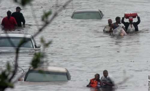 Huracanes tornados destrozos fotos imagenes fenomenos climaticos rayos truenos tormentas ojos investigaciones destrucciones argentina estados unidos mexico temporales www.wetherchannel.com pronosticos John Travolta,Nicholas Cage,Contracara,cirugias esteticas,rostro,lipoaspiraciones,medicina,cirujanos,operaciones,Maria Reich,Nazca,lineas,calendario astronomico,Peru,dibujos,astronomia,geometria,Bernd Teichert,mapas,Ana Mar&iacute;a Cogorno,ovnis,misterios,Cristobal Colon,Hernando,Diego,catedral Sevillana,Cartuja Pickman,Jos&eacute; Antonio Lorente,Granada,ADN;restos,Marcial Castro,antropologia,Republica Dominicana,www.egipto.com,Egipto,Keops,piramides,descubrimientos,Aton,Ankh,tumbas,sarcofacos,momias,embalsamamientos,Kefren,camaras secretas,Nefertiti,Amenofis,Nilo,inundaciones,Blade Runner,Ridley Scott, Richard Dawkins,Steven Pinker,Harrison Ford,Stephen Minger,Stanley Kubrick,Daryl Hanna,replicantes,androides,ciencia ficcion,Contactos,SHGb02+14a,proyecto SETI,Search for Extra Terrestial Intelligence,SETI@home,Robert Zemeckis,Jodie Foster,Dan Wertheimer,New Scientist,Arecibo,Puerto Rico,civilizaciones extraterrestres,Ma libert&eacute; de penser,Florent Pagny,Argentina,France,Patagonia,Argentine,Azucena Caama&ntilde;o,Savoir aimer,artistes,musique,musica,CD,cantores,ventas,compras,ranking,Paparazzi,Isabel Sartorius,Borbon,Ortiz Pati&ntilde;o,Vallejo Najera,Entrecanales,Mora Figueroa,Antonio Montero,Sainz Vicu&ntilde;a,Espa&ntilde;a,jet set,Mallorca,Ibiza,John Fitzgerald Kennedy,Lee Harvey Oswald,Vitaliy Fadeyev,Lawrence Berkeley,Carl Haber,Fidel Castro,Lyndon B. Johnson,Jackie,Onassis,Irma Roy,Carolina Papaleo,Osvaldo,diputada nacional,Congreso,Argentina,Raul Granillo Ocampo,politica,justicialismo,peronismo,cine,television,La Horqueta,San Isidro,que se vayan todos,diciembre 2001,2002,2003,2004,maria julia alsogaray,alvaros,,Roberto Mart&iacute;nez Medina,Maria Julia Alsogaray,Ra&uacute;l Granillo Ocampo,Jorge Rodr&iacute;guez,V&iacute;ctor Alderete,Claudia Bello,Angel Massa,Alfredo Yabran,Mario Pontaquarto,Nestor Carlos Kirchner,Cristina Elizabeth Fernandez,corrupcion,senado,general rodriguez,anibal,fernandez,alberto,fernando de la rua,ines pertine,eduardo duhalde,hilda chiche gonzalez,2000,2001,2002,2003,2004,Museos,www.louvre.fr,Leonardo Da Vinci,Gioconda,Mona Lisa,Italia,Francia,France,inventos,Italy,renacimiento,historia,cuadros,links,images,postcards,photos,fotos,imagenes,postales,pictures,historia,arqueologia,descubrimientos,culturales,agenda,infodiario,diario accion,buenos aires,argentina,Diario Accion de General Rodriguez, politica, actualidad, noticias e informacion, personalidades e instituciones, policiales, galerias de fotos; historia de General Rodriguez, sus origenes, edificios, estancias, habitos y costumbres, anecdotas, comercios e industrias, los fundadores, antiguas instituciones, fotos e imagenes; suplementos especiales: la crisis politica, economica y social de la Argentina, los acontecimientos de Diciembre de 2001, articulos y entrevistas; Emigracion: toda la informacion destinada a aquellos que desean emigrar, radicarse o estudiar en el exterior, visas, pasaportes, consejos, guias, informacion util, links; Trueque: novedades e informacion, links, estructura del trueque; el casamiento de Maxima Zorreguieta y el principe Guillermo Alejandro de Holanda; Guerra de Afganistan: galeria de imagenes e informacion sobre la primera guerra del siglo XXI; la guerra de Irak, Bagdad, Georges W. Bush, Saddam Husseim, el atentado a las torres Gemelas de Nueva York, las twin towers, el 11-s, y descripcion del hecho que conmovio al mundo; Empleo: consultoras, clasificados, agencias de empleo, consejos e informacion util, curriculum vitae, como confeccionarlos, noticias de actualidad; 
Los numeros de la crisis: Las consecuencias de la crisis politica, economica y social; estadisticas, pobreza, desnutricion, salud y asistencia; noticias regionales y provinciales, columnas y editoriales; informacion para negocios: pymes, links, empresas y negocios; Agenda Cultural con toda la informacion de cursos, universidades, talleres, escuelas y oportunidades, exposiciones de arte de la region; buscadores en Internet, Enlaces: links a los mejores sitios de educacion, cultura, arte, biografias, politica, interes general, web, Links del Diario Accion: RMS Titanic, su historia, su tragico viaje inaugural; historias, testimonios, documentos y articulos sobre el naufragio; links y sitios sobre el tema; la pelicula de Cameron, fotos e imagenes; suplementos especiales, Historia Argentina y de General Rodriguez, la llegada de la democracia en General Rodriguez, la asuncion de Juan Lumbreras como intendente en 1983, galeria de imagenes, sus palabras y los actos, su gabinete, festejos de la comunidad. Fundacion del pueblo de General Rodriguez, sus instituciones y personalidades relevantes, arquitectura y edificios, comercios e industrias, sus comienzos, estancias, inmigraciones italianas, espa&ntilde;olas, vascas e irlandesas, anecdotas y efemerides, sus hombres ilustres, el Hospital Vicente Lopez y Planes, su fundacion por las Damas de Beneficencia, el hundimiento del crucero General Belgrano, testimonios de ex combatientes y tripulantes, su comandante Hector Elias Bonzo, fotos e imagenes, recuerdos y homenajes, historia de la familia Bonzo de General Rodriguez, entrevistas y articulos periodisticos. La guerra de Malvinas en el Atlantico Sur, el conflicto belico con Gran Breta&ntilde;a de 1982, politicos relevantes, Benjamin Paez y Trueba, fotos antiguas de familias fundadoras, galerias de imagenes de pobladores, recorrida virtual por el antiguo General Rodriguez, el paso de la Infanta en 1910, historia de La Serenisima, la familia Mastellone, La Choza, Bernardo de Irigoyen, peronismo y radicalismo y muchisimo mas
