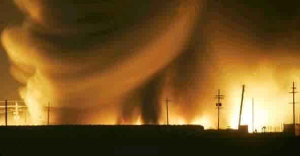 Huracanes tornados destrozos fotos imagenes fenomenos climaticos rayos truenos tormentas ojos investigaciones destrucciones argentina estados unidos mexico temporales www.wetherchannel.com pronosticos John Travolta,Nicholas Cage,Contracara,cirugias esteticas,rostro,lipoaspiraciones,medicina,cirujanos,operaciones,Maria Reich,Nazca,lineas,calendario astronomico,Peru,dibujos,astronomia,geometria,Bernd Teichert,mapas,Ana Mar&iacute;a Cogorno,ovnis,misterios,Cristobal Colon,Hernando,Diego,catedral Sevillana,Cartuja Pickman,Jos&eacute; Antonio Lorente,Granada,ADN;restos,Marcial Castro,antropologia,Republica Dominicana,www.egipto.com,Egipto,Keops,piramides,descubrimientos,Aton,Ankh,tumbas,sarcofacos,momias,embalsamamientos,Kefren,camaras secretas,Nefertiti,Amenofis,Nilo,inundaciones,Blade Runner,Ridley Scott, Richard Dawkins,Steven Pinker,Harrison Ford,Stephen Minger,Stanley Kubrick,Daryl Hanna,replicantes,androides,ciencia ficcion,Contactos,SHGb02+14a,proyecto SETI,Search for Extra Terrestial Intelligence,SETI@home,Robert Zemeckis,Jodie Foster,Dan Wertheimer,New Scientist,Arecibo,Puerto Rico,civilizaciones extraterrestres,Ma libert&eacute; de penser,Florent Pagny,Argentina,France,Patagonia,Argentine,Azucena Caama&ntilde;o,Savoir aimer,artistes,musique,musica,CD,cantores,ventas,compras,ranking,Paparazzi,Isabel Sartorius,Borbon,Ortiz Pati&ntilde;o,Vallejo Najera,Entrecanales,Mora Figueroa,Antonio Montero,Sainz Vicu&ntilde;a,Espa&ntilde;a,jet set,Mallorca,Ibiza,John Fitzgerald Kennedy,Lee Harvey Oswald,Vitaliy Fadeyev,Lawrence Berkeley,Carl Haber,Fidel Castro,Lyndon B. Johnson,Jackie,Onassis,Irma Roy,Carolina Papaleo,Osvaldo,diputada nacional,Congreso,Argentina,Raul Granillo Ocampo,politica,justicialismo,peronismo,cine,television,La Horqueta,San Isidro,que se vayan todos,diciembre 2001,2002,2003,2004,maria julia alsogaray,alvaros,,Roberto Mart&iacute;nez Medina,Maria Julia Alsogaray,Ra&uacute;l Granillo Ocampo,Jorge Rodr&iacute;guez,V&iacute;ctor Alderete,Claudia Bello,Angel Massa,Alfredo Yabran,Mario Pontaquarto,Nestor Carlos Kirchner,Cristina Elizabeth Fernandez,corrupcion,senado,general rodriguez,anibal,fernandez,alberto,fernando de la rua,ines pertine,eduardo duhalde,hilda chiche gonzalez,2000,2001,2002,2003,2004,Museos,www.louvre.fr,Leonardo Da Vinci,Gioconda,Mona Lisa,Italia,Francia,France,inventos,Italy,renacimiento,historia,cuadros,links,images,postcards,photos,fotos,imagenes,postales,pictures,historia,arqueologia,descubrimientos,culturales,agenda,infodiario,diario accion,buenos aires,argentina,Diario Accion de General Rodriguez, politica, actualidad, noticias e informacion, personalidades e instituciones, policiales, galerias de fotos; historia de General Rodriguez, sus origenes, edificios, estancias, habitos y costumbres, anecdotas, comercios e industrias, los fundadores, antiguas instituciones, fotos e imagenes; suplementos especiales: la crisis politica, economica y social de la Argentina, los acontecimientos de Diciembre de 2001, articulos y entrevistas; Emigracion: toda la informacion destinada a aquellos que desean emigrar, radicarse o estudiar en el exterior, visas, pasaportes, consejos, guias, informacion util, links; Trueque: novedades e informacion, links, estructura del trueque; el casamiento de Maxima Zorreguieta y el principe Guillermo Alejandro de Holanda; Guerra de Afganistan: galeria de imagenes e informacion sobre la primera guerra del siglo XXI; la guerra de Irak, Bagdad, Georges W. Bush, Saddam Husseim, el atentado a las torres Gemelas de Nueva York, las twin towers, el 11-s, y descripcion del hecho que conmovio al mundo; Empleo: consultoras, clasificados, agencias de empleo, consejos e informacion util, curriculum vitae, como confeccionarlos, noticias de actualidad; 
Los numeros de la crisis: Las consecuencias de la crisis politica, economica y social; estadisticas, pobreza, desnutricion, salud y asistencia; noticias regionales y provinciales, columnas y editoriales; informacion para negocios: pymes, links, empresas y negocios; Agenda Cultural con toda la informacion de cursos, universidades, talleres, escuelas y oportunidades, exposiciones de arte de la region; buscadores en Internet, Enlaces: links a los mejores sitios de educacion, cultura, arte, biografias, politica, interes general, web, Links del Diario Accion: RMS Titanic, su historia, su tragico viaje inaugural; historias, testimonios, documentos y articulos sobre el naufragio; links y sitios sobre el tema; la pelicula de Cameron, fotos e imagenes; suplementos especiales, Historia Argentina y de General Rodriguez, la llegada de la democracia en General Rodriguez, la asuncion de Juan Lumbreras como intendente en 1983, galeria de imagenes, sus palabras y los actos, su gabinete, festejos de la comunidad. Fundacion del pueblo de General Rodriguez, sus instituciones y personalidades relevantes, arquitectura y edificios, comercios e industrias, sus comienzos, estancias, inmigraciones italianas, espa&ntilde;olas, vascas e irlandesas, anecdotas y efemerides, sus hombres ilustres, el Hospital Vicente Lopez y Planes, su fundacion por las Damas de Beneficencia, el hundimiento del crucero General Belgrano, testimonios de ex combatientes y tripulantes, su comandante Hector Elias Bonzo, fotos e imagenes, recuerdos y homenajes, historia de la familia Bonzo de General Rodriguez, entrevistas y articulos periodisticos. La guerra de Malvinas en el Atlantico Sur, el conflicto belico con Gran Breta&ntilde;a de 1982, politicos relevantes, Benjamin Paez y Trueba, fotos antiguas de familias fundadoras, galerias de imagenes de pobladores, recorrida virtual por el antiguo General Rodriguez, el paso de la Infanta en 1910, historia de La Serenisima, la familia Mastellone, La Choza, Bernardo de Irigoyen, peronismo y radicalismo y muchisimo mas