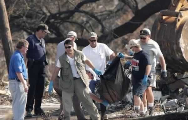 Huracanes tornados destrozos fotos imagenes fenomenos climaticos rayos truenos tormentas ojos investigaciones destrucciones argentina estados unidos mexico temporales www.wetherchannel.com pronosticos John Travolta,Nicholas Cage,Contracara,cirugias esteticas,rostro,lipoaspiraciones,medicina,cirujanos,operaciones,Maria Reich,Nazca,lineas,calendario astronomico,Peru,dibujos,astronomia,geometria,Bernd Teichert,mapas,Ana Mar&iacute;a Cogorno,ovnis,misterios,Cristobal Colon,Hernando,Diego,catedral Sevillana,Cartuja Pickman,Jos&eacute; Antonio Lorente,Granada,ADN;restos,Marcial Castro,antropologia,Republica Dominicana,www.egipto.com,Egipto,Keops,piramides,descubrimientos,Aton,Ankh,tumbas,sarcofacos,momias,embalsamamientos,Kefren,camaras secretas,Nefertiti,Amenofis,Nilo,inundaciones,Blade Runner,Ridley Scott, Richard Dawkins,Steven Pinker,Harrison Ford,Stephen Minger,Stanley Kubrick,Daryl Hanna,replicantes,androides,ciencia ficcion,Contactos,SHGb02+14a,proyecto SETI,Search for Extra Terrestial Intelligence,SETI@home,Robert Zemeckis,Jodie Foster,Dan Wertheimer,New Scientist,Arecibo,Puerto Rico,civilizaciones extraterrestres,Ma libert&eacute; de penser,Florent Pagny,Argentina,France,Patagonia,Argentine,Azucena Caama&ntilde;o,Savoir aimer,artistes,musique,musica,CD,cantores,ventas,compras,ranking,Paparazzi,Isabel Sartorius,Borbon,Ortiz Pati&ntilde;o,Vallejo Najera,Entrecanales,Mora Figueroa,Antonio Montero,Sainz Vicu&ntilde;a,Espa&ntilde;a,jet set,Mallorca,Ibiza,John Fitzgerald Kennedy,Lee Harvey Oswald,Vitaliy Fadeyev,Lawrence Berkeley,Carl Haber,Fidel Castro,Lyndon B. Johnson,Jackie,Onassis,Irma Roy,Carolina Papaleo,Osvaldo,diputada nacional,Congreso,Argentina,Raul Granillo Ocampo,politica,justicialismo,peronismo,cine,television,La Horqueta,San Isidro,que se vayan todos,diciembre 2001,2002,2003,2004,maria julia alsogaray,alvaros,,Roberto Mart&iacute;nez Medina,Maria Julia Alsogaray,Ra&uacute;l Granillo Ocampo,Jorge Rodr&iacute;guez,V&iacute;ctor Alderete,Claudia Bello,Angel Massa,Alfredo Yabran,Mario Pontaquarto,Nestor Carlos Kirchner,Cristina Elizabeth Fernandez,corrupcion,senado,general rodriguez,anibal,fernandez,alberto,fernando de la rua,ines pertine,eduardo duhalde,hilda chiche gonzalez,2000,2001,2002,2003,2004,Museos,www.louvre.fr,Leonardo Da Vinci,Gioconda,Mona Lisa,Italia,Francia,France,inventos,Italy,renacimiento,historia,cuadros,links,images,postcards,photos,fotos,imagenes,postales,pictures,historia,arqueologia,descubrimientos,culturales,agenda,infodiario,diario accion,buenos aires,argentina,Diario Accion de General Rodriguez, politica, actualidad, noticias e informacion, personalidades e instituciones, policiales, galerias de fotos; historia de General Rodriguez, sus origenes, edificios, estancias, habitos y costumbres, anecdotas, comercios e industrias, los fundadores, antiguas instituciones, fotos e imagenes; suplementos especiales: la crisis politica, economica y social de la Argentina, los acontecimientos de Diciembre de 2001, articulos y entrevistas; Emigracion: toda la informacion destinada a aquellos que desean emigrar, radicarse o estudiar en el exterior, visas, pasaportes, consejos, guias, informacion util, links; Trueque: novedades e informacion, links, estructura del trueque; el casamiento de Maxima Zorreguieta y el principe Guillermo Alejandro de Holanda; Guerra de Afganistan: galeria de imagenes e informacion sobre la primera guerra del siglo XXI; la guerra de Irak, Bagdad, Georges W. Bush, Saddam Husseim, el atentado a las torres Gemelas de Nueva York, las twin towers, el 11-s, y descripcion del hecho que conmovio al mundo; Empleo: consultoras, clasificados, agencias de empleo, consejos e informacion util, curriculum vitae, como confeccionarlos, noticias de actualidad; 
Los numeros de la crisis: Las consecuencias de la crisis politica, economica y social; estadisticas, pobreza, desnutricion, salud y asistencia; noticias regionales y provinciales, columnas y editoriales; informacion para negocios: pymes, links, empresas y negocios; Agenda Cultural con toda la informacion de cursos, universidades, talleres, escuelas y oportunidades, exposiciones de arte de la region; buscadores en Internet, Enlaces: links a los mejores sitios de educacion, cultura, arte, biografias, politica, interes general, web, Links del Diario Accion: RMS Titanic, su historia, su tragico viaje inaugural; historias, testimonios, documentos y articulos sobre el naufragio; links y sitios sobre el tema; la pelicula de Cameron, fotos e imagenes; suplementos especiales, Historia Argentina y de General Rodriguez, la llegada de la democracia en General Rodriguez, la asuncion de Juan Lumbreras como intendente en 1983, galeria de imagenes, sus palabras y los actos, su gabinete, festejos de la comunidad. Fundacion del pueblo de General Rodriguez, sus instituciones y personalidades relevantes, arquitectura y edificios, comercios e industrias, sus comienzos, estancias, inmigraciones italianas, espa&ntilde;olas, vascas e irlandesas, anecdotas y efemerides, sus hombres ilustres, el Hospital Vicente Lopez y Planes, su fundacion por las Damas de Beneficencia, el hundimiento del crucero General Belgrano, testimonios de ex combatientes y tripulantes, su comandante Hector Elias Bonzo, fotos e imagenes, recuerdos y homenajes, historia de la familia Bonzo de General Rodriguez, entrevistas y articulos periodisticos. La guerra de Malvinas en el Atlantico Sur, el conflicto belico con Gran Breta&ntilde;a de 1982, politicos relevantes, Benjamin Paez y Trueba, fotos antiguas de familias fundadoras, galerias de imagenes de pobladores, recorrida virtual por el antiguo General Rodriguez, el paso de la Infanta en 1910, historia de La Serenisima, la familia Mastellone, La Choza, Bernardo de Irigoyen, peronismo y radicalismo y muchisimo mas