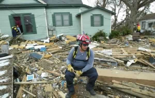 Huracanes tornados destrozos fotos imagenes fenomenos climaticos rayos truenos tormentas ojos investigaciones destrucciones argentina estados unidos mexico temporales www.wetherchannel.com pronosticos John Travolta,Nicholas Cage,Contracara,cirugias esteticas,rostro,lipoaspiraciones,medicina,cirujanos,operaciones,Maria Reich,Nazca,lineas,calendario astronomico,Peru,dibujos,astronomia,geometria,Bernd Teichert,mapas,Ana Mar&iacute;a Cogorno,ovnis,misterios,Cristobal Colon,Hernando,Diego,catedral Sevillana,Cartuja Pickman,Jos&eacute; Antonio Lorente,Granada,ADN;restos,Marcial Castro,antropologia,Republica Dominicana,www.egipto.com,Egipto,Keops,piramides,descubrimientos,Aton,Ankh,tumbas,sarcofacos,momias,embalsamamientos,Kefren,camaras secretas,Nefertiti,Amenofis,Nilo,inundaciones,Blade Runner,Ridley Scott, Richard Dawkins,Steven Pinker,Harrison Ford,Stephen Minger,Stanley Kubrick,Daryl Hanna,replicantes,androides,ciencia ficcion,Contactos,SHGb02+14a,proyecto SETI,Search for Extra Terrestial Intelligence,SETI@home,Robert Zemeckis,Jodie Foster,Dan Wertheimer,New Scientist,Arecibo,Puerto Rico,civilizaciones extraterrestres,Ma libert&eacute; de penser,Florent Pagny,Argentina,France,Patagonia,Argentine,Azucena Caama&ntilde;o,Savoir aimer,artistes,musique,musica,CD,cantores,ventas,compras,ranking,Paparazzi,Isabel Sartorius,Borbon,Ortiz Pati&ntilde;o,Vallejo Najera,Entrecanales,Mora Figueroa,Antonio Montero,Sainz Vicu&ntilde;a,Espa&ntilde;a,jet set,Mallorca,Ibiza,John Fitzgerald Kennedy,Lee Harvey Oswald,Vitaliy Fadeyev,Lawrence Berkeley,Carl Haber,Fidel Castro,Lyndon B. Johnson,Jackie,Onassis,Irma Roy,Carolina Papaleo,Osvaldo,diputada nacional,Congreso,Argentina,Raul Granillo Ocampo,politica,justicialismo,peronismo,cine,television,La Horqueta,San Isidro,que se vayan todos,diciembre 2001,2002,2003,2004,maria julia alsogaray,alvaros,,Roberto Mart&iacute;nez Medina,Maria Julia Alsogaray,Ra&uacute;l Granillo Ocampo,Jorge Rodr&iacute;guez,V&iacute;ctor Alderete,Claudia Bello,Angel Massa,Alfredo Yabran,Mario Pontaquarto,Nestor Carlos Kirchner,Cristina Elizabeth Fernandez,corrupcion,senado,general rodriguez,anibal,fernandez,alberto,fernando de la rua,ines pertine,eduardo duhalde,hilda chiche gonzalez,2000,2001,2002,2003,2004,Museos,www.louvre.fr,Leonardo Da Vinci,Gioconda,Mona Lisa,Italia,Francia,France,inventos,Italy,renacimiento,historia,cuadros,links,images,postcards,photos,fotos,imagenes,postales,pictures,historia,arqueologia,descubrimientos,culturales,agenda,infodiario,diario accion,buenos aires,argentina,Diario Accion de General Rodriguez, politica, actualidad, noticias e informacion, personalidades e instituciones, policiales, galerias de fotos; historia de General Rodriguez, sus origenes, edificios, estancias, habitos y costumbres, anecdotas, comercios e industrias, los fundadores, antiguas instituciones, fotos e imagenes; suplementos especiales: la crisis politica, economica y social de la Argentina, los acontecimientos de Diciembre de 2001, articulos y entrevistas; Emigracion: toda la informacion destinada a aquellos que desean emigrar, radicarse o estudiar en el exterior, visas, pasaportes, consejos, guias, informacion util, links; Trueque: novedades e informacion, links, estructura del trueque; el casamiento de Maxima Zorreguieta y el principe Guillermo Alejandro de Holanda; Guerra de Afganistan: galeria de imagenes e informacion sobre la primera guerra del siglo XXI; la guerra de Irak, Bagdad, Georges W. Bush, Saddam Husseim, el atentado a las torres Gemelas de Nueva York, las twin towers, el 11-s, y descripcion del hecho que conmovio al mundo; Empleo: consultoras, clasificados, agencias de empleo, consejos e informacion util, curriculum vitae, como confeccionarlos, noticias de actualidad; 
Los numeros de la crisis: Las consecuencias de la crisis politica, economica y social; estadisticas, pobreza, desnutricion, salud y asistencia; noticias regionales y provinciales, columnas y editoriales; informacion para negocios: pymes, links, empresas y negocios; Agenda Cultural con toda la informacion de cursos, universidades, talleres, escuelas y oportunidades, exposiciones de arte de la region; buscadores en Internet, Enlaces: links a los mejores sitios de educacion, cultura, arte, biografias, politica, interes general, web, Links del Diario Accion: RMS Titanic, su historia, su tragico viaje inaugural; historias, testimonios, documentos y articulos sobre el naufragio; links y sitios sobre el tema; la pelicula de Cameron, fotos e imagenes; suplementos especiales, Historia Argentina y de General Rodriguez, la llegada de la democracia en General Rodriguez, la asuncion de Juan Lumbreras como intendente en 1983, galeria de imagenes, sus palabras y los actos, su gabinete, festejos de la comunidad. Fundacion del pueblo de General Rodriguez, sus instituciones y personalidades relevantes, arquitectura y edificios, comercios e industrias, sus comienzos, estancias, inmigraciones italianas, espa&ntilde;olas, vascas e irlandesas, anecdotas y efemerides, sus hombres ilustres, el Hospital Vicente Lopez y Planes, su fundacion por las Damas de Beneficencia, el hundimiento del crucero General Belgrano, testimonios de ex combatientes y tripulantes, su comandante Hector Elias Bonzo, fotos e imagenes, recuerdos y homenajes, historia de la familia Bonzo de General Rodriguez, entrevistas y articulos periodisticos. La guerra de Malvinas en el Atlantico Sur, el conflicto belico con Gran Breta&ntilde;a de 1982, politicos relevantes, Benjamin Paez y Trueba, fotos antiguas de familias fundadoras, galerias de imagenes de pobladores, recorrida virtual por el antiguo General Rodriguez, el paso de la Infanta en 1910, historia de La Serenisima, la familia Mastellone, La Choza, Bernardo de Irigoyen, peronismo y radicalismo y muchisimo mas