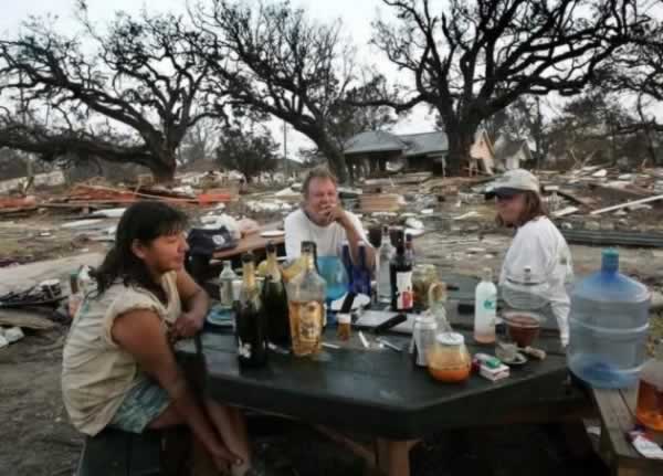 Huracanes tornados destrozos fotos imagenes fenomenos climaticos rayos truenos tormentas ojos investigaciones destrucciones argentina estados unidos mexico temporales www.wetherchannel.com pronosticos John Travolta,Nicholas Cage,Contracara,cirugias esteticas,rostro,lipoaspiraciones,medicina,cirujanos,operaciones,Maria Reich,Nazca,lineas,calendario astronomico,Peru,dibujos,astronomia,geometria,Bernd Teichert,mapas,Ana Mar&iacute;a Cogorno,ovnis,misterios,Cristobal Colon,Hernando,Diego,catedral Sevillana,Cartuja Pickman,Jos&eacute; Antonio Lorente,Granada,ADN;restos,Marcial Castro,antropologia,Republica Dominicana,www.egipto.com,Egipto,Keops,piramides,descubrimientos,Aton,Ankh,tumbas,sarcofacos,momias,embalsamamientos,Kefren,camaras secretas,Nefertiti,Amenofis,Nilo,inundaciones,Blade Runner,Ridley Scott, Richard Dawkins,Steven Pinker,Harrison Ford,Stephen Minger,Stanley Kubrick,Daryl Hanna,replicantes,androides,ciencia ficcion,Contactos,SHGb02+14a,proyecto SETI,Search for Extra Terrestial Intelligence,SETI@home,Robert Zemeckis,Jodie Foster,Dan Wertheimer,New Scientist,Arecibo,Puerto Rico,civilizaciones extraterrestres,Ma libert&eacute; de penser,Florent Pagny,Argentina,France,Patagonia,Argentine,Azucena Caama&ntilde;o,Savoir aimer,artistes,musique,musica,CD,cantores,ventas,compras,ranking,Paparazzi,Isabel Sartorius,Borbon,Ortiz Pati&ntilde;o,Vallejo Najera,Entrecanales,Mora Figueroa,Antonio Montero,Sainz Vicu&ntilde;a,Espa&ntilde;a,jet set,Mallorca,Ibiza,John Fitzgerald Kennedy,Lee Harvey Oswald,Vitaliy Fadeyev,Lawrence Berkeley,Carl Haber,Fidel Castro,Lyndon B. Johnson,Jackie,Onassis,Irma Roy,Carolina Papaleo,Osvaldo,diputada nacional,Congreso,Argentina,Raul Granillo Ocampo,politica,justicialismo,peronismo,cine,television,La Horqueta,San Isidro,que se vayan todos,diciembre 2001,2002,2003,2004,maria julia alsogaray,alvaros,,Roberto Mart&iacute;nez Medina,Maria Julia Alsogaray,Ra&uacute;l Granillo Ocampo,Jorge Rodr&iacute;guez,V&iacute;ctor Alderete,Claudia Bello,Angel Massa,Alfredo Yabran,Mario Pontaquarto,Nestor Carlos Kirchner,Cristina Elizabeth Fernandez,corrupcion,senado,general rodriguez,anibal,fernandez,alberto,fernando de la rua,ines pertine,eduardo duhalde,hilda chiche gonzalez,2000,2001,2002,2003,2004,Museos,www.louvre.fr,Leonardo Da Vinci,Gioconda,Mona Lisa,Italia,Francia,France,inventos,Italy,renacimiento,historia,cuadros,links,images,postcards,photos,fotos,imagenes,postales,pictures,historia,arqueologia,descubrimientos,culturales,agenda,infodiario,diario accion,buenos aires,argentina,Diario Accion de General Rodriguez, politica, actualidad, noticias e informacion, personalidades e instituciones, policiales, galerias de fotos; historia de General Rodriguez, sus origenes, edificios, estancias, habitos y costumbres, anecdotas, comercios e industrias, los fundadores, antiguas instituciones, fotos e imagenes; suplementos especiales: la crisis politica, economica y social de la Argentina, los acontecimientos de Diciembre de 2001, articulos y entrevistas; Emigracion: toda la informacion destinada a aquellos que desean emigrar, radicarse o estudiar en el exterior, visas, pasaportes, consejos, guias, informacion util, links; Trueque: novedades e informacion, links, estructura del trueque; el casamiento de Maxima Zorreguieta y el principe Guillermo Alejandro de Holanda; Guerra de Afganistan: galeria de imagenes e informacion sobre la primera guerra del siglo XXI; la guerra de Irak, Bagdad, Georges W. Bush, Saddam Husseim, el atentado a las torres Gemelas de Nueva York, las twin towers, el 11-s, y descripcion del hecho que conmovio al mundo; Empleo: consultoras, clasificados, agencias de empleo, consejos e informacion util, curriculum vitae, como confeccionarlos, noticias de actualidad; 
Los numeros de la crisis: Las consecuencias de la crisis politica, economica y social; estadisticas, pobreza, desnutricion, salud y asistencia; noticias regionales y provinciales, columnas y editoriales; informacion para negocios: pymes, links, empresas y negocios; Agenda Cultural con toda la informacion de cursos, universidades, talleres, escuelas y oportunidades, exposiciones de arte de la region; buscadores en Internet, Enlaces: links a los mejores sitios de educacion, cultura, arte, biografias, politica, interes general, web, Links del Diario Accion: RMS Titanic, su historia, su tragico viaje inaugural; historias, testimonios, documentos y articulos sobre el naufragio; links y sitios sobre el tema; la pelicula de Cameron, fotos e imagenes; suplementos especiales, Historia Argentina y de General Rodriguez, la llegada de la democracia en General Rodriguez, la asuncion de Juan Lumbreras como intendente en 1983, galeria de imagenes, sus palabras y los actos, su gabinete, festejos de la comunidad. Fundacion del pueblo de General Rodriguez, sus instituciones y personalidades relevantes, arquitectura y edificios, comercios e industrias, sus comienzos, estancias, inmigraciones italianas, espa&ntilde;olas, vascas e irlandesas, anecdotas y efemerides, sus hombres ilustres, el Hospital Vicente Lopez y Planes, su fundacion por las Damas de Beneficencia, el hundimiento del crucero General Belgrano, testimonios de ex combatientes y tripulantes, su comandante Hector Elias Bonzo, fotos e imagenes, recuerdos y homenajes, historia de la familia Bonzo de General Rodriguez, entrevistas y articulos periodisticos. La guerra de Malvinas en el Atlantico Sur, el conflicto belico con Gran Breta&ntilde;a de 1982, politicos relevantes, Benjamin Paez y Trueba, fotos antiguas de familias fundadoras, galerias de imagenes de pobladores, recorrida virtual por el antiguo General Rodriguez, el paso de la Infanta en 1910, historia de La Serenisima, la familia Mastellone, La Choza, Bernardo de Irigoyen, peronismo y radicalismo y muchisimo mas