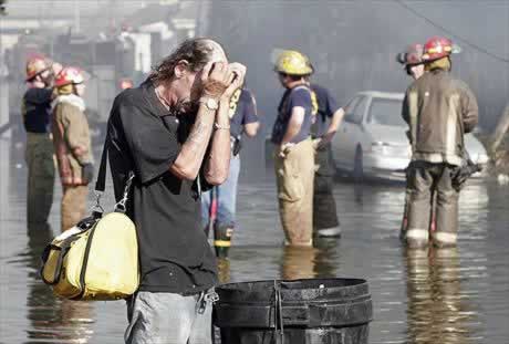 Huracanes tornados destrozos fotos imagenes fenomenos climaticos rayos truenos tormentas ojos investigaciones destrucciones argentina estados unidos mexico temporales www.wetherchannel.com pronosticos John Travolta,Nicholas Cage,Contracara,cirugias esteticas,rostro,lipoaspiraciones,medicina,cirujanos,operaciones,Maria Reich,Nazca,lineas,calendario astronomico,Peru,dibujos,astronomia,geometria,Bernd Teichert,mapas,Ana Mar&iacute;a Cogorno,ovnis,misterios,Cristobal Colon,Hernando,Diego,catedral Sevillana,Cartuja Pickman,Jos&eacute; Antonio Lorente,Granada,ADN;restos,Marcial Castro,antropologia,Republica Dominicana,www.egipto.com,Egipto,Keops,piramides,descubrimientos,Aton,Ankh,tumbas,sarcofacos,momias,embalsamamientos,Kefren,camaras secretas,Nefertiti,Amenofis,Nilo,inundaciones,Blade Runner,Ridley Scott, Richard Dawkins,Steven Pinker,Harrison Ford,Stephen Minger,Stanley Kubrick,Daryl Hanna,replicantes,androides,ciencia ficcion,Contactos,SHGb02+14a,proyecto SETI,Search for Extra Terrestial Intelligence,SETI@home,Robert Zemeckis,Jodie Foster,Dan Wertheimer,New Scientist,Arecibo,Puerto Rico,civilizaciones extraterrestres,Ma libert&eacute; de penser,Florent Pagny,Argentina,France,Patagonia,Argentine,Azucena Caama&ntilde;o,Savoir aimer,artistes,musique,musica,CD,cantores,ventas,compras,ranking,Paparazzi,Isabel Sartorius,Borbon,Ortiz Pati&ntilde;o,Vallejo Najera,Entrecanales,Mora Figueroa,Antonio Montero,Sainz Vicu&ntilde;a,Espa&ntilde;a,jet set,Mallorca,Ibiza,John Fitzgerald Kennedy,Lee Harvey Oswald,Vitaliy Fadeyev,Lawrence Berkeley,Carl Haber,Fidel Castro,Lyndon B. Johnson,Jackie,Onassis,Irma Roy,Carolina Papaleo,Osvaldo,diputada nacional,Congreso,Argentina,Raul Granillo Ocampo,politica,justicialismo,peronismo,cine,television,La Horqueta,San Isidro,que se vayan todos,diciembre 2001,2002,2003,2004,maria julia alsogaray,alvaros,,Roberto Mart&iacute;nez Medina,Maria Julia Alsogaray,Ra&uacute;l Granillo Ocampo,Jorge Rodr&iacute;guez,V&iacute;ctor Alderete,Claudia Bello,Angel Massa,Alfredo Yabran,Mario Pontaquarto,Nestor Carlos Kirchner,Cristina Elizabeth Fernandez,corrupcion,senado,general rodriguez,anibal,fernandez,alberto,fernando de la rua,ines pertine,eduardo duhalde,hilda chiche gonzalez,2000,2001,2002,2003,2004,Museos,www.louvre.fr,Leonardo Da Vinci,Gioconda,Mona Lisa,Italia,Francia,France,inventos,Italy,renacimiento,historia,cuadros,links,images,postcards,photos,fotos,imagenes,postales,pictures,historia,arqueologia,descubrimientos,culturales,agenda,infodiario,diario accion,buenos aires,argentina,Diario Accion de General Rodriguez, politica, actualidad, noticias e informacion, personalidades e instituciones, policiales, galerias de fotos; historia de General Rodriguez, sus origenes, edificios, estancias, habitos y costumbres, anecdotas, comercios e industrias, los fundadores, antiguas instituciones, fotos e imagenes; suplementos especiales: la crisis politica, economica y social de la Argentina, los acontecimientos de Diciembre de 2001, articulos y entrevistas; Emigracion: toda la informacion destinada a aquellos que desean emigrar, radicarse o estudiar en el exterior, visas, pasaportes, consejos, guias, informacion util, links; Trueque: novedades e informacion, links, estructura del trueque; el casamiento de Maxima Zorreguieta y el principe Guillermo Alejandro de Holanda; Guerra de Afganistan: galeria de imagenes e informacion sobre la primera guerra del siglo XXI; la guerra de Irak, Bagdad, Georges W. Bush, Saddam Husseim, el atentado a las torres Gemelas de Nueva York, las twin towers, el 11-s, y descripcion del hecho que conmovio al mundo; Empleo: consultoras, clasificados, agencias de empleo, consejos e informacion util, curriculum vitae, como confeccionarlos, noticias de actualidad; 
Los numeros de la crisis: Las consecuencias de la crisis politica, economica y social; estadisticas, pobreza, desnutricion, salud y asistencia; noticias regionales y provinciales, columnas y editoriales; informacion para negocios: pymes, links, empresas y negocios; Agenda Cultural con toda la informacion de cursos, universidades, talleres, escuelas y oportunidades, exposiciones de arte de la region; buscadores en Internet, Enlaces: links a los mejores sitios de educacion, cultura, arte, biografias, politica, interes general, web, Links del Diario Accion: RMS Titanic, su historia, su tragico viaje inaugural; historias, testimonios, documentos y articulos sobre el naufragio; links y sitios sobre el tema; la pelicula de Cameron, fotos e imagenes; suplementos especiales, Historia Argentina y de General Rodriguez, la llegada de la democracia en General Rodriguez, la asuncion de Juan Lumbreras como intendente en 1983, galeria de imagenes, sus palabras y los actos, su gabinete, festejos de la comunidad. Fundacion del pueblo de General Rodriguez, sus instituciones y personalidades relevantes, arquitectura y edificios, comercios e industrias, sus comienzos, estancias, inmigraciones italianas, espa&ntilde;olas, vascas e irlandesas, anecdotas y efemerides, sus hombres ilustres, el Hospital Vicente Lopez y Planes, su fundacion por las Damas de Beneficencia, el hundimiento del crucero General Belgrano, testimonios de ex combatientes y tripulantes, su comandante Hector Elias Bonzo, fotos e imagenes, recuerdos y homenajes, historia de la familia Bonzo de General Rodriguez, entrevistas y articulos periodisticos. La guerra de Malvinas en el Atlantico Sur, el conflicto belico con Gran Breta&ntilde;a de 1982, politicos relevantes, Benjamin Paez y Trueba, fotos antiguas de familias fundadoras, galerias de imagenes de pobladores, recorrida virtual por el antiguo General Rodriguez, el paso de la Infanta en 1910, historia de La Serenisima, la familia Mastellone, La Choza, Bernardo de Irigoyen, peronismo y radicalismo y muchisimo mas