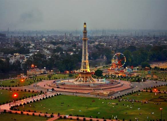 http://2.bp.blogspot.com/-R6zyM5eAm2U/VlCOmKj6-aI/AAAAAAAARiM/CFT-4aqjM04/s640/Minar-e-Pakistan%252C%2BLahore.jpg