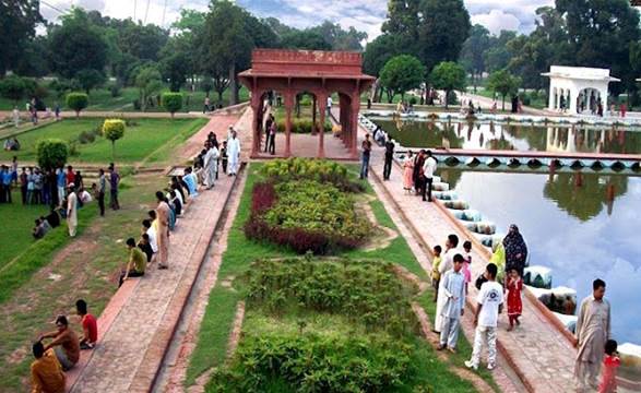http://3.bp.blogspot.com/-hb_mtH35smM/VlCOsbKP7DI/AAAAAAAARis/Kd5BXF4MaKY/s640/Shalimar%2BGarden.jpg