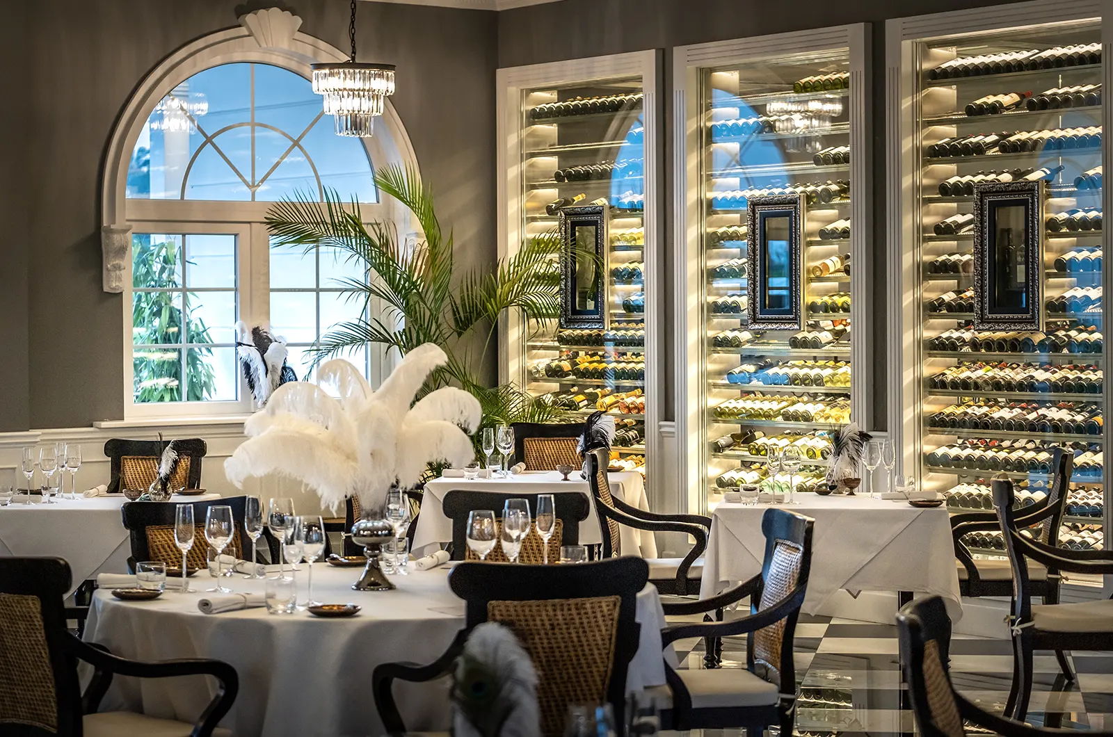 Aperitif Restaurant Interior