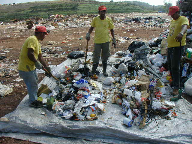 reciclajepatacon.jpg.JPG (68435 bytes)