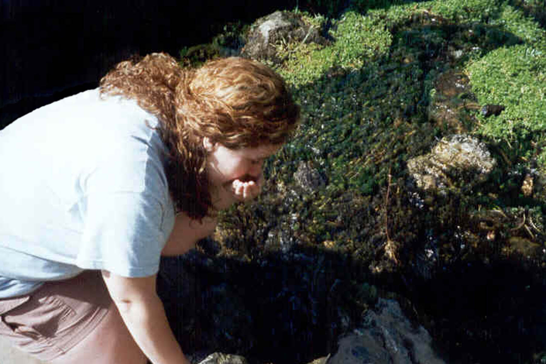 Esta soy yo bebiendo del Arlanza