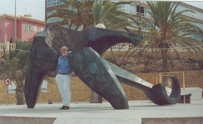 ASENTAMIENTO - Bronce - 2001. Faites le clic ici pour voir la sculpture dans direct