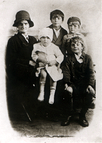 Hilda Hammond & family