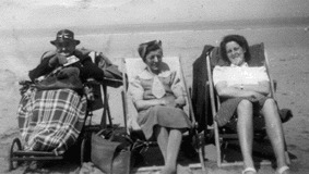 MANUEL Family at the beach