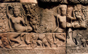 Bas relief aux &eacute;l&eacute;phants