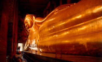 vue du bouddha couch&eacute;