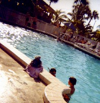 piscina.jpg (20757 bytes)