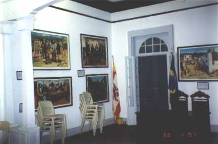 Exposi&ccedil;&atilde;o de quadros no Sal&atilde;o Nobre  (  JPG  12  k)