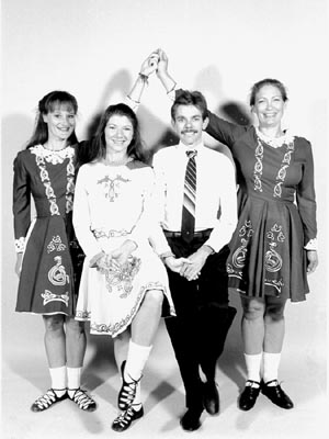 Judy Thom (in Maoileidigh), Sharon Judd (in Donnegal), Patrick Broderick, Suzanne Houghtelin