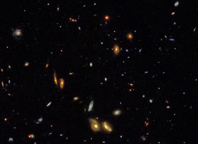 Galaxias cruzando el espacio