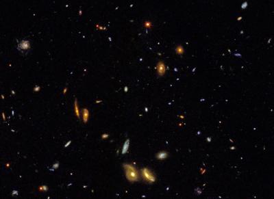 Galaxias cruzando el espacio