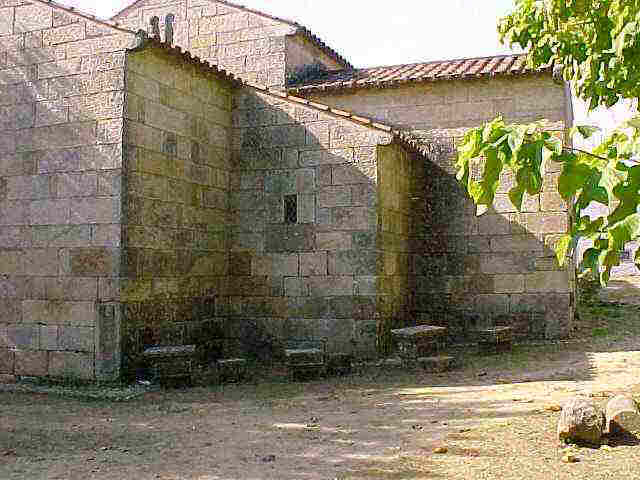 Lourosa21.jpg (38573 bytes)