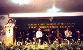 First Commencement_June 1996.JPG (66097 bytes)