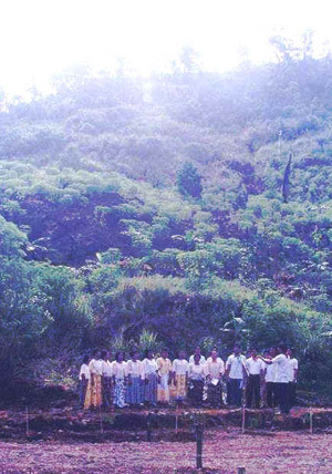 Groundbreaking_Choir.jpg (49697 bytes)