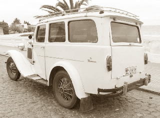 Una carrocer&iacute;a extra&ntilde;amente moderna para un chasis a&ntilde;ejo...