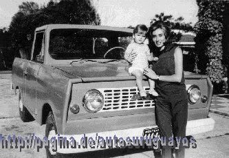 La familia Torrendell posa junto a la primer Charrúa (Foto: Horacio Torrendell)