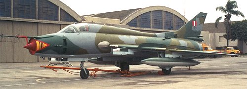 Sukhoi Su-22M Fitter J peruano con su esquema t�ctico mim�tico apto para camuflarse en la selva.