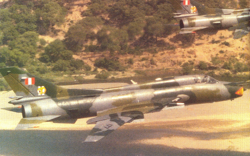 avion cazabombardero Sukhoi 22 supersnico