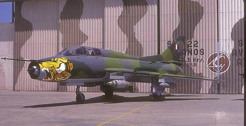 Sukhoi 22M Fitter-J peruano con su esquema t�ctico en color mim�tico apto para camuflarse en la selva