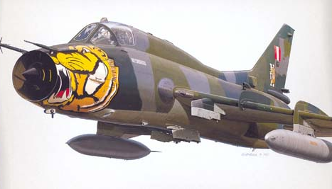 Sukhoi Su-22M Fitter-J peruano con su esquema t�ctico en color mim�tico apto para camuflarse en la selva.