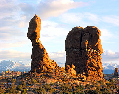 Balanced Rock -- The Stone Clenis!!