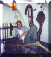Me_Chillin_on_fur1.jpg (81870 bytes)