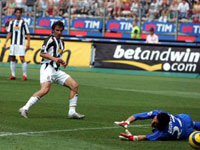 Del Piero shoots past the keeper