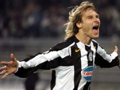 Nedved scores as Juventus win 1-0 against Bayern Munich