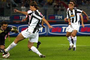 Zlatan Ibrahimovic scores Juventus' equalizer