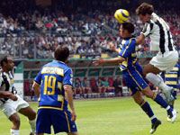 Ibrahimovic heads in Juventus' second