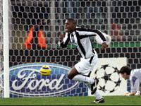 ... and bulges the net as Casillas is unable to save it. Zalayeta scores to take Juventus through!