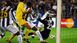 Del Piero scores the equalizer for Juventus