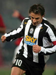 Juventus captain turns to celebrate his penalty