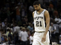 Duncan missed 9 of 12 free throws and looks dejected after the Game 4 loss.