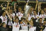 Valencia celebrating with the trophy