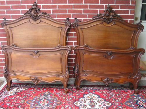 twin beds